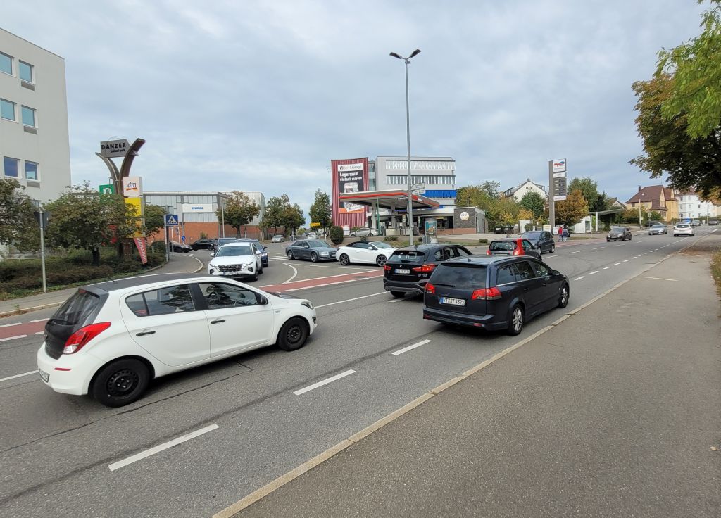 Bild 3: Gefahrenschwerpunkt Sondelfinger Straße Kreuzung Storlachstrasse
